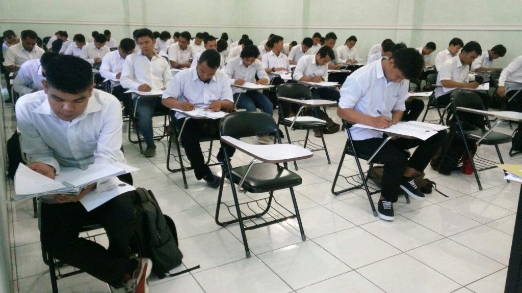 Ujian Akhir Semester Ganjil 16/17