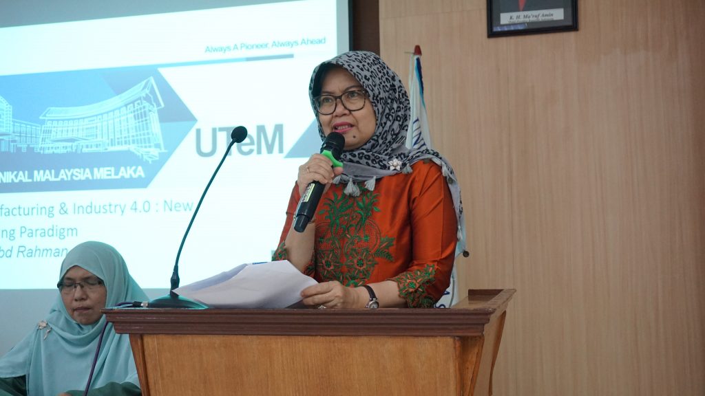 kata-sambutan-dari-wakil-rektor-ii-dalam-acara-workshop-publishing-journal-FT
